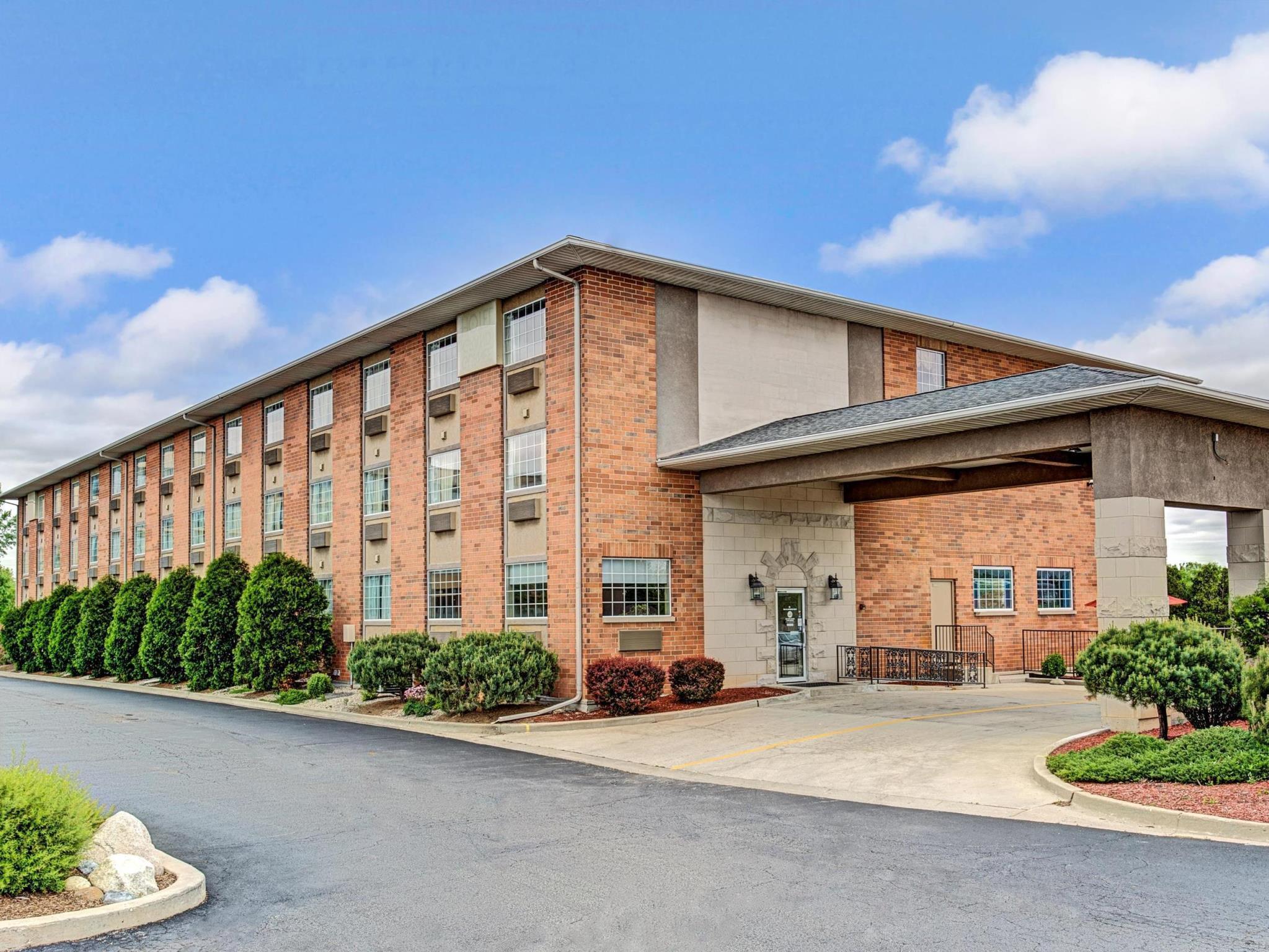 Super 8 By Wyndham Gurnee Hotel Exterior photo