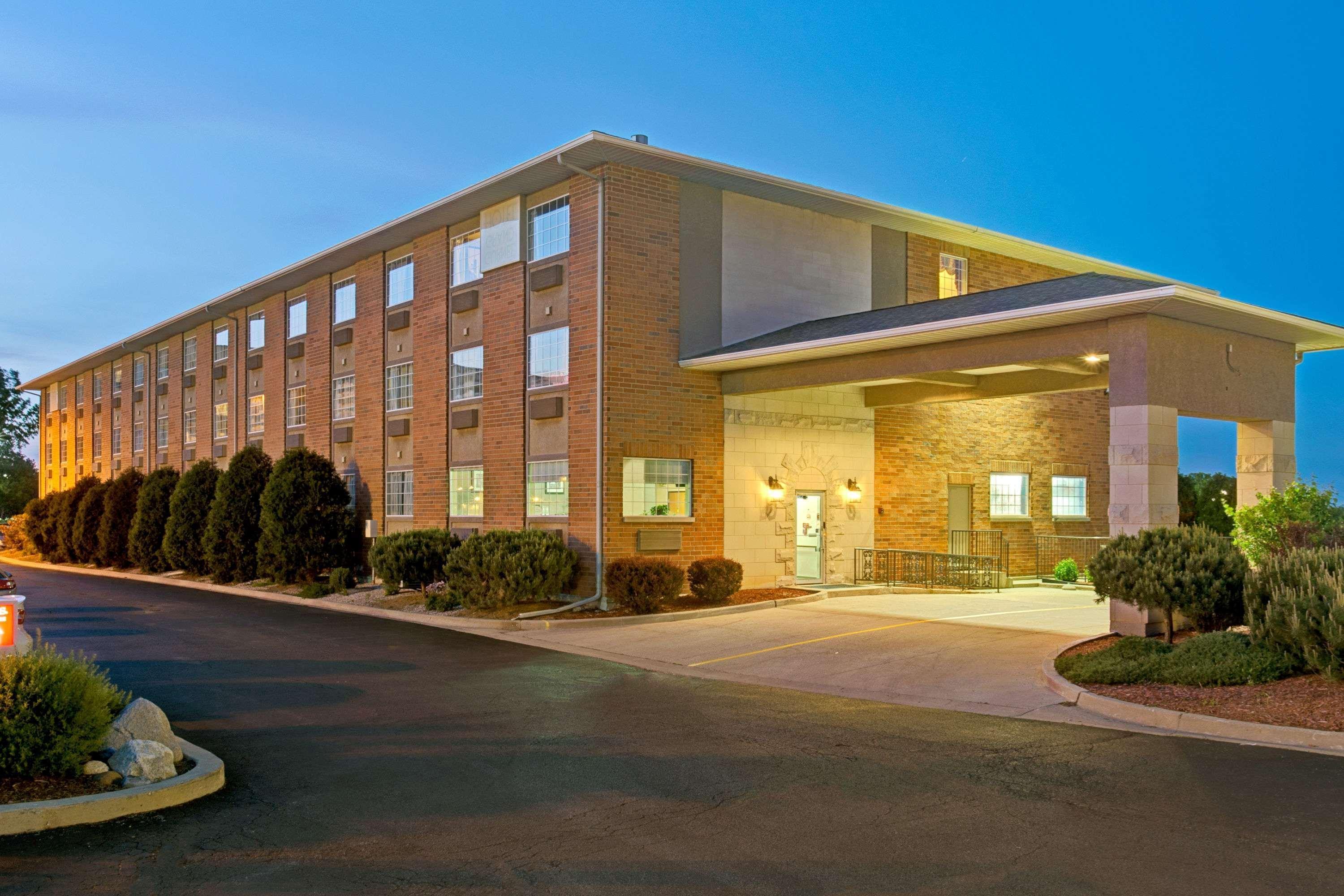 Super 8 By Wyndham Gurnee Hotel Exterior photo